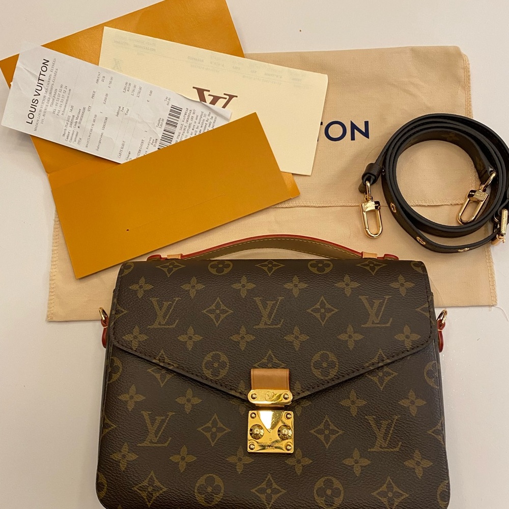 LV Pouchette Metis